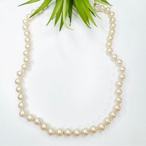 NWOT 25” Vintage Cream Faux Pearl Glass Hand Knotted Beaded Necklace